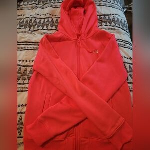 Small Under Armour sweatshirt